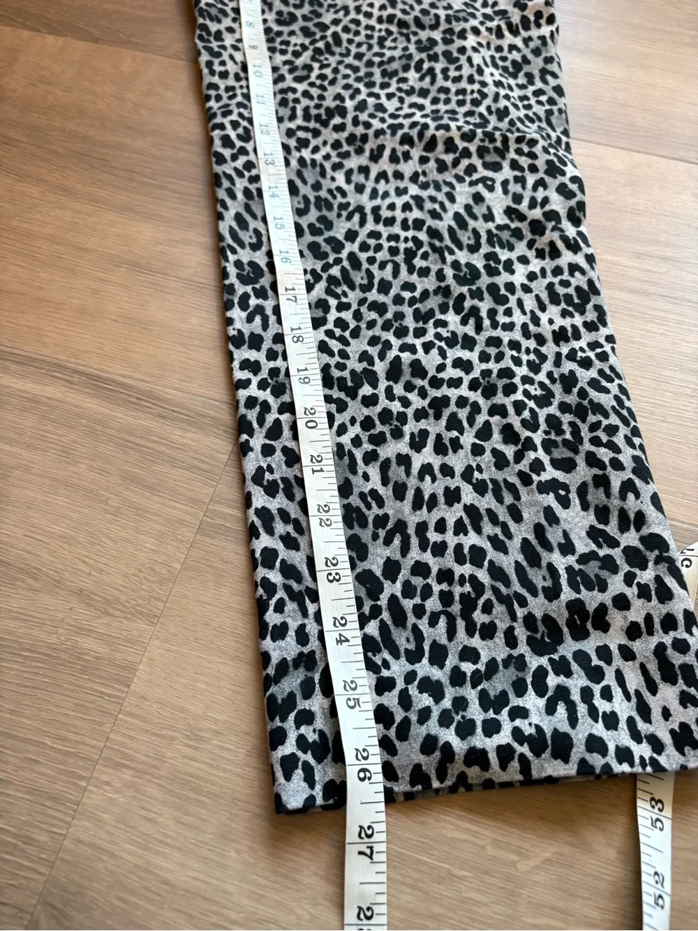 WHBM Leopard Print Slim Ankle Pant - size 8 - Picture 9 of 9